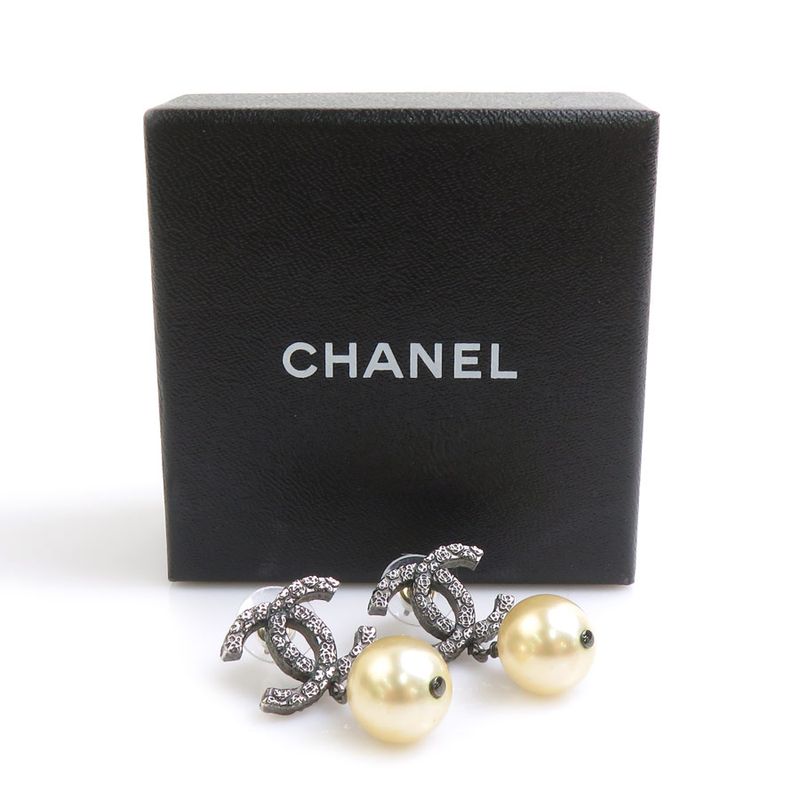 Chanel Earrings CC Logo