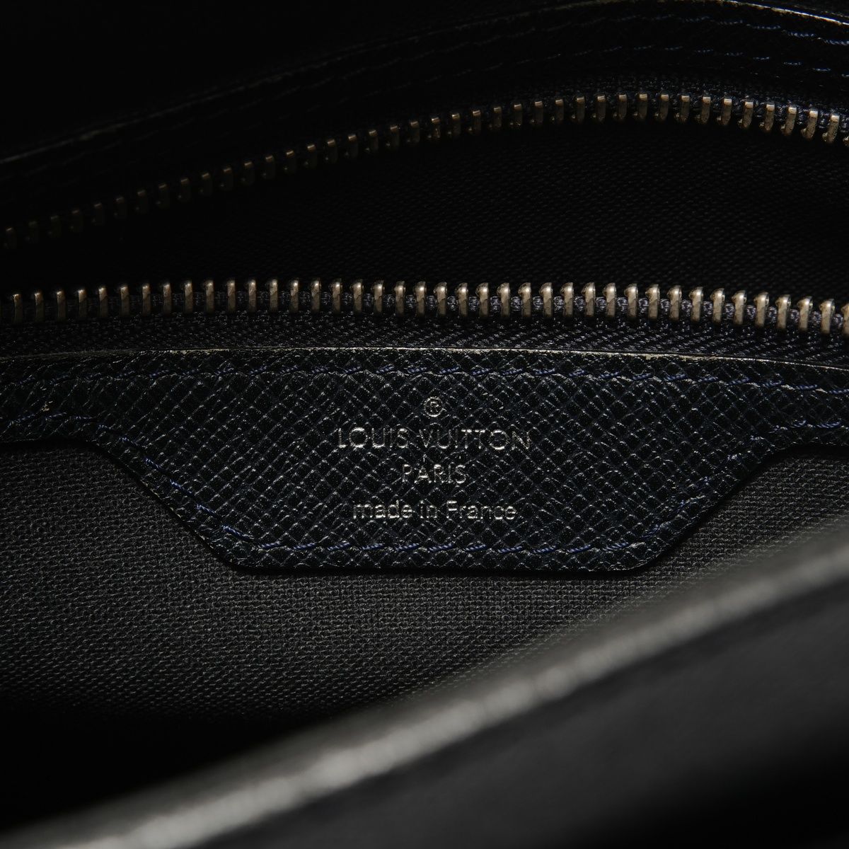 Louis Vuitton Shoulder Bag Taiga Roman MM