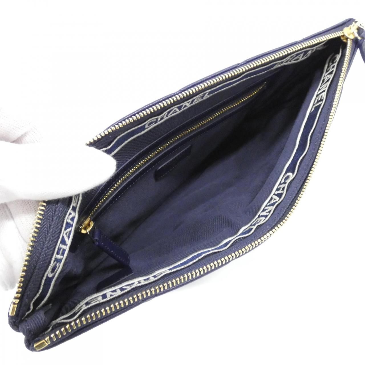 Chanel Pouch Navy — view 5