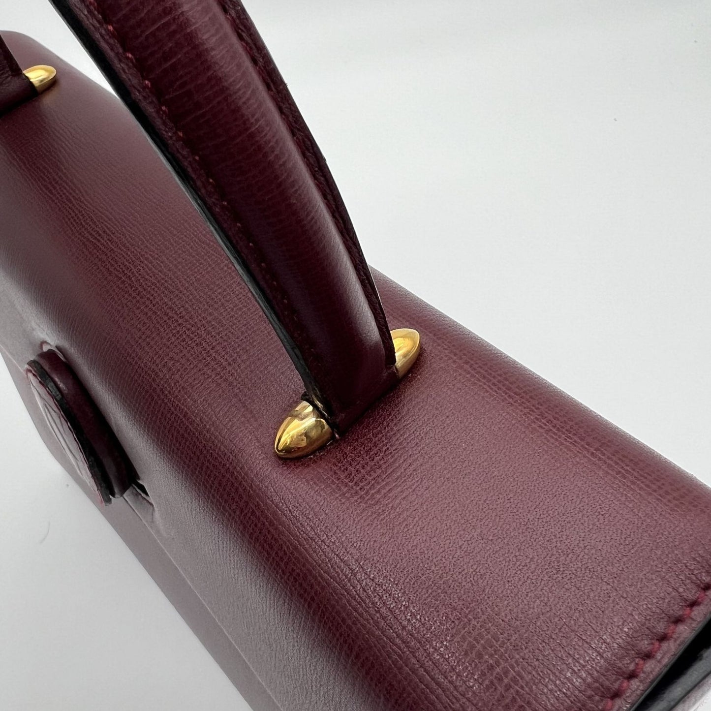 Cartier Must Line Flap Bag Handbag Calfskin Leather Bordeaux Gold — view 9