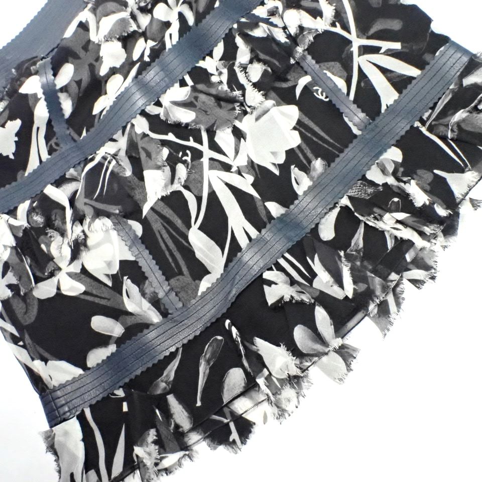 Chanel Skirt 38 M Black Ivory Dark Navy Silk Floral Frill CC Logo — view 6