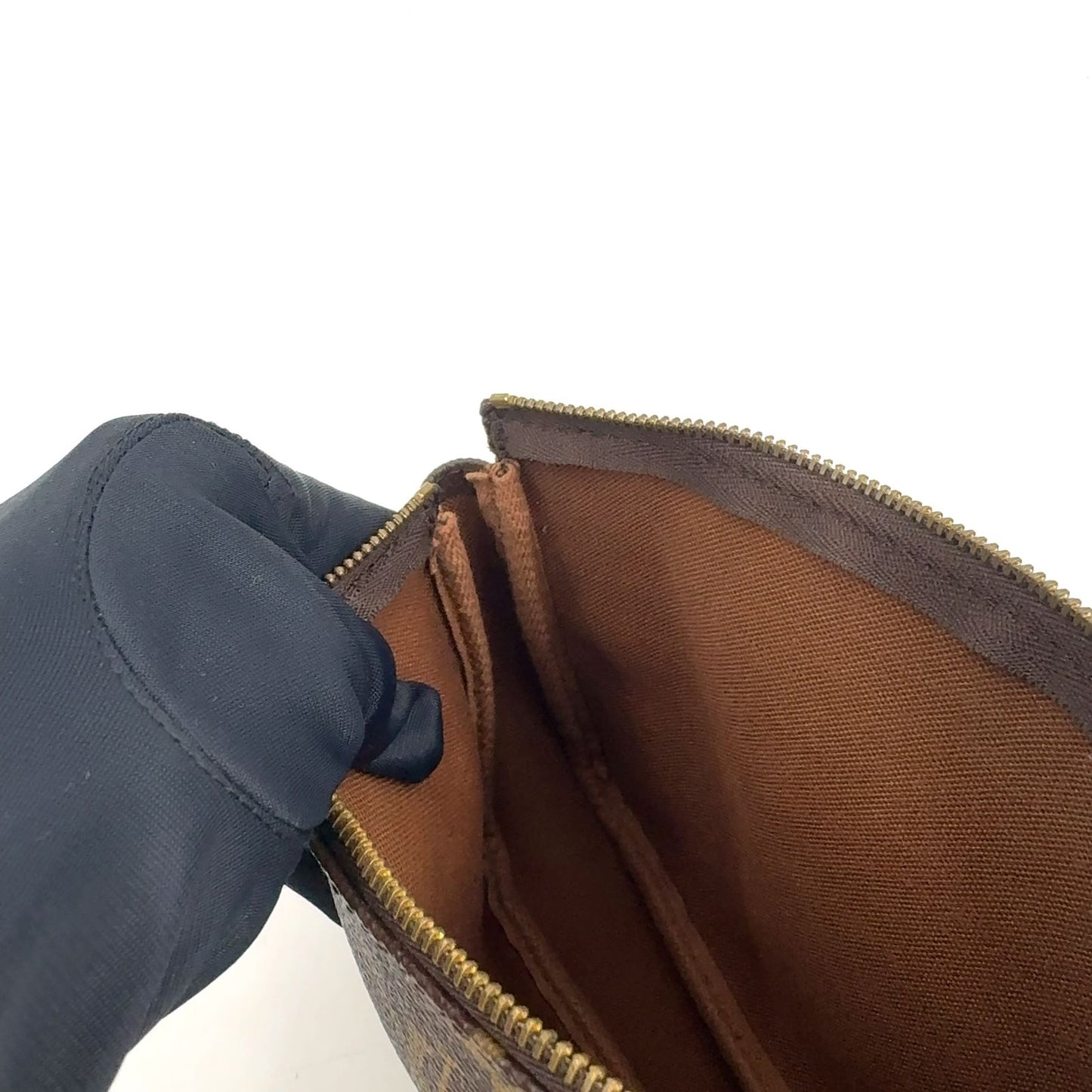 Louis Vuitton Pochette Monogram Leather Brown Handbag Gold — view 9