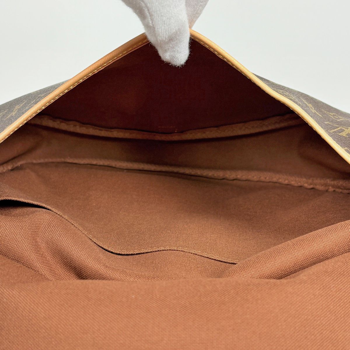 Louis Vuitton Saumur 30 Shoulder Bag Monogram Brown — view 8