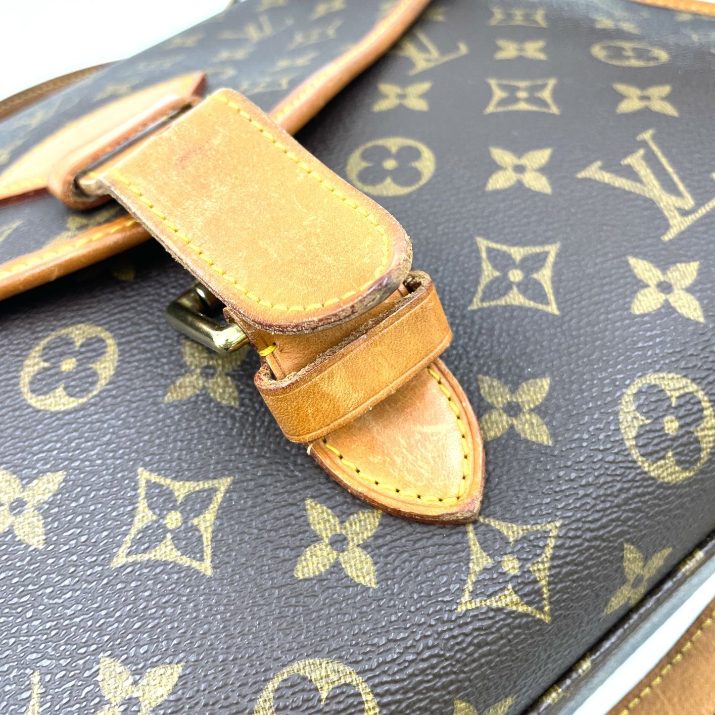 Louis Vuitton Beverly Monogram 2-Way Leather Brown Handbag Gold — view 9