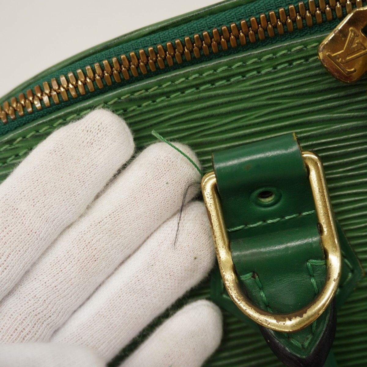 Louis Vuitton Handbag Epi Alma Borneo Green — view 9