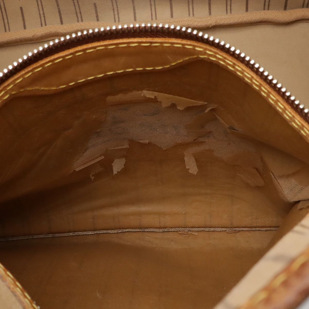 Louis Vuitton Monogram Neverfull MM Tote Shoulder Bag — view 9