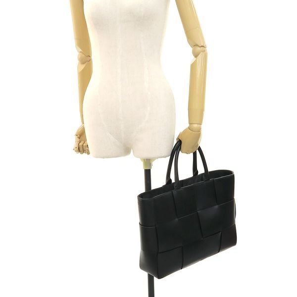 Bottega Veneta Midi Amualco Tote — view 9