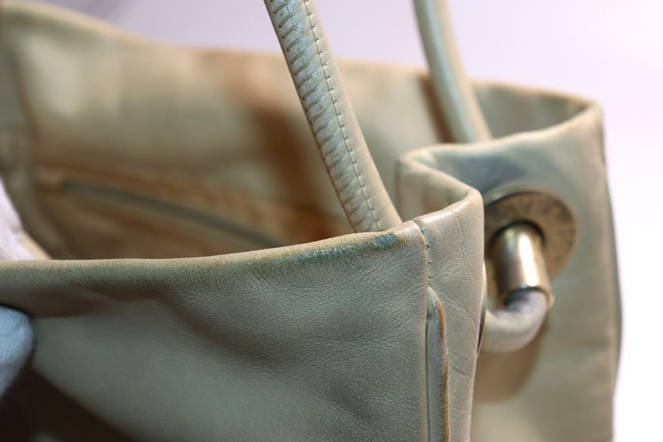 Chanel Camellia Leather Shoulder Bag — view 9