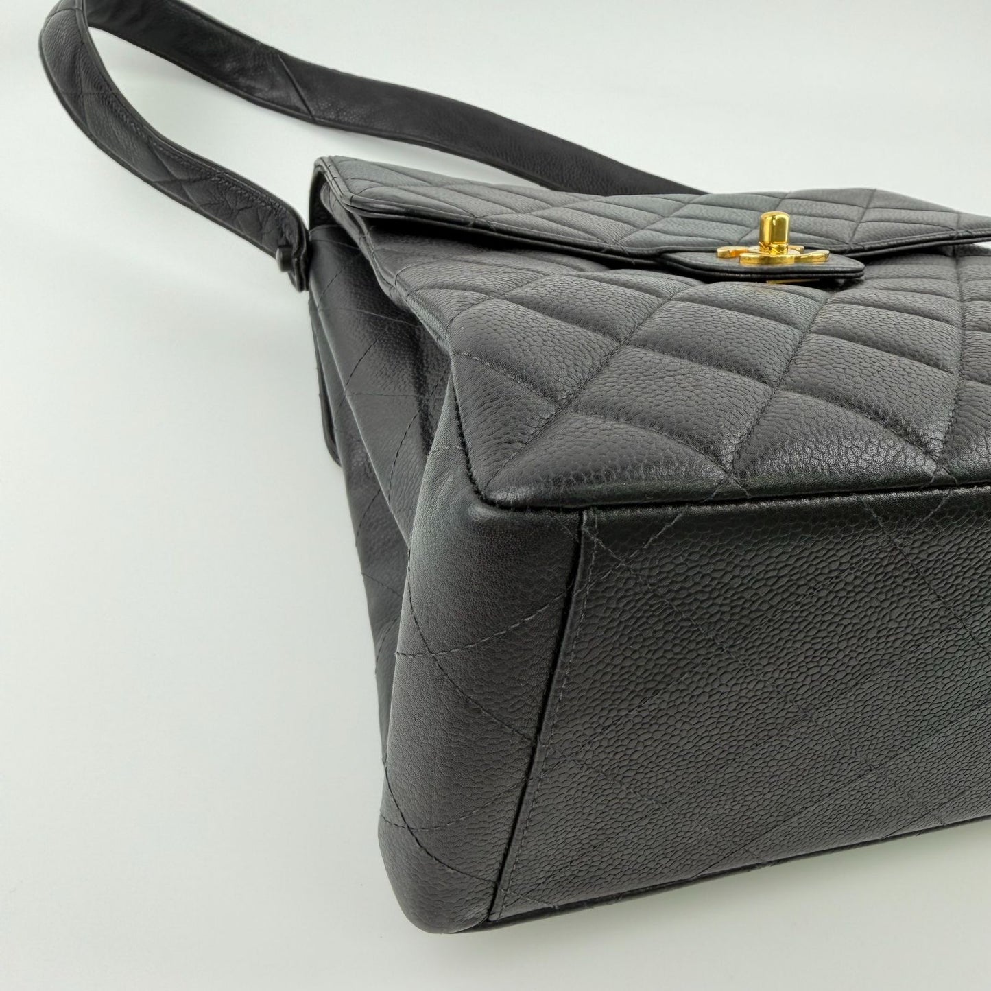Chanel CC Logo Quilted Double Face Shoulder Bag Black Caviar Leather Vintage — view 9