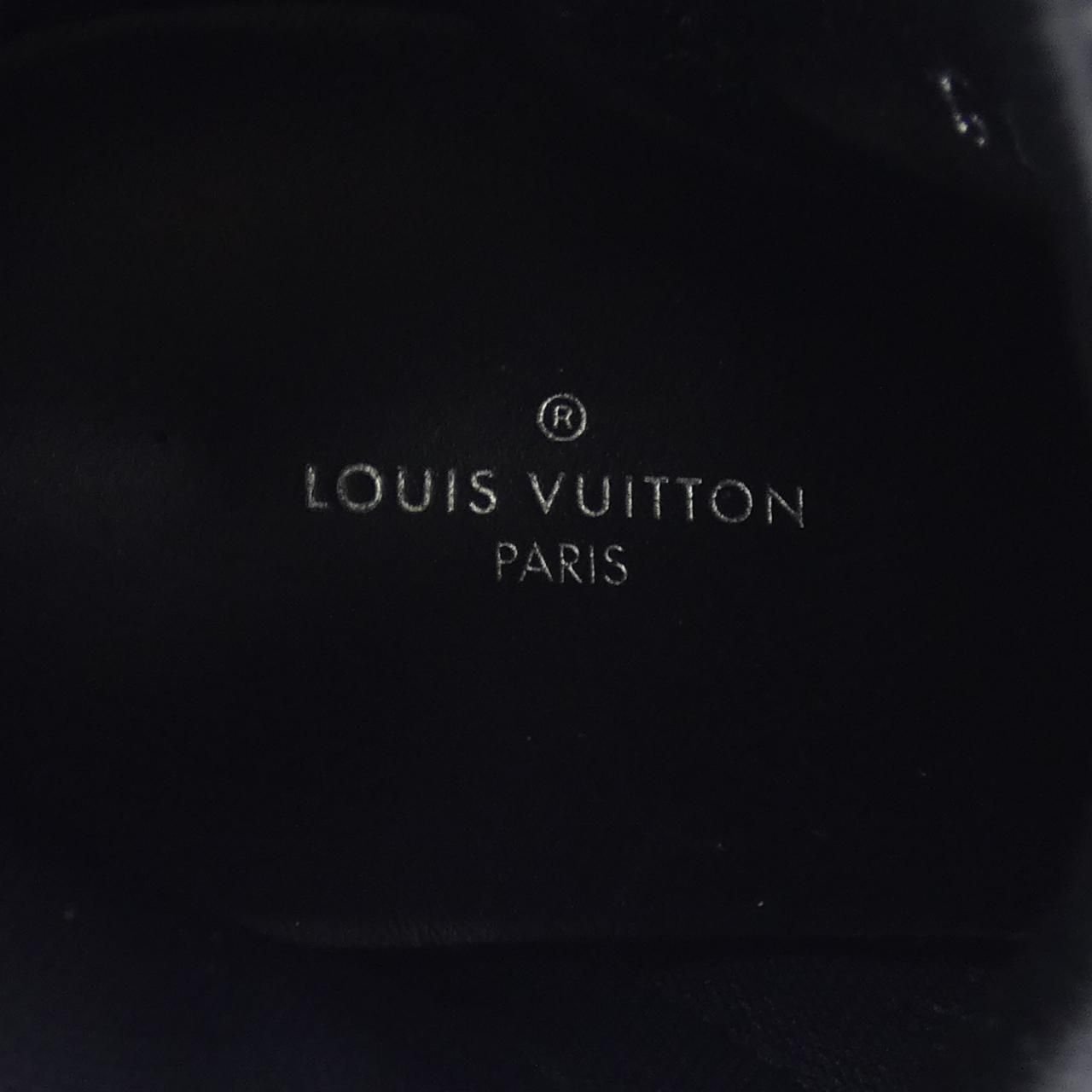 Louis Vuitton Line Sneakers — view 6