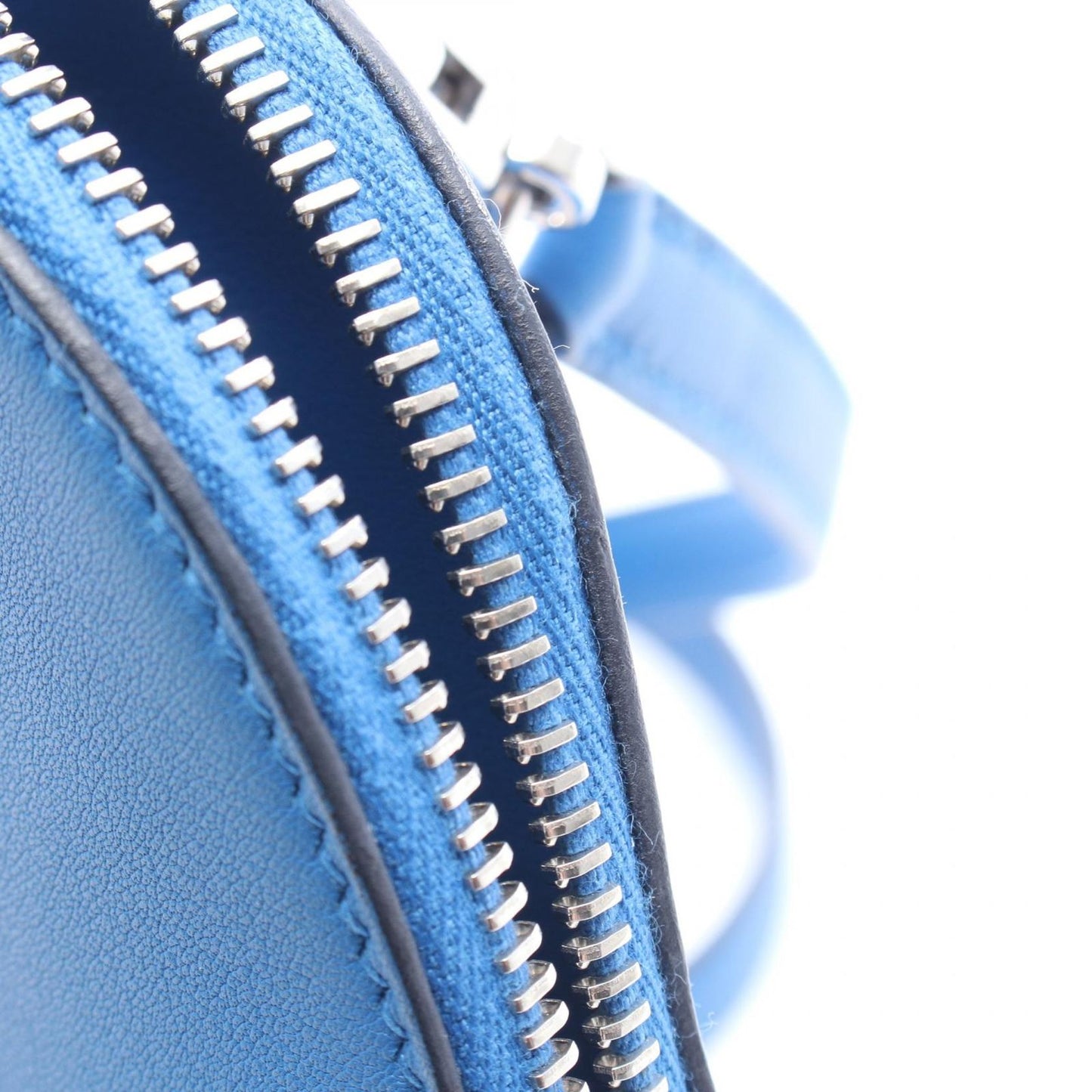 Hermes Handbag Bolide 27 2-Way Blue Zanzibar Leather — view 7