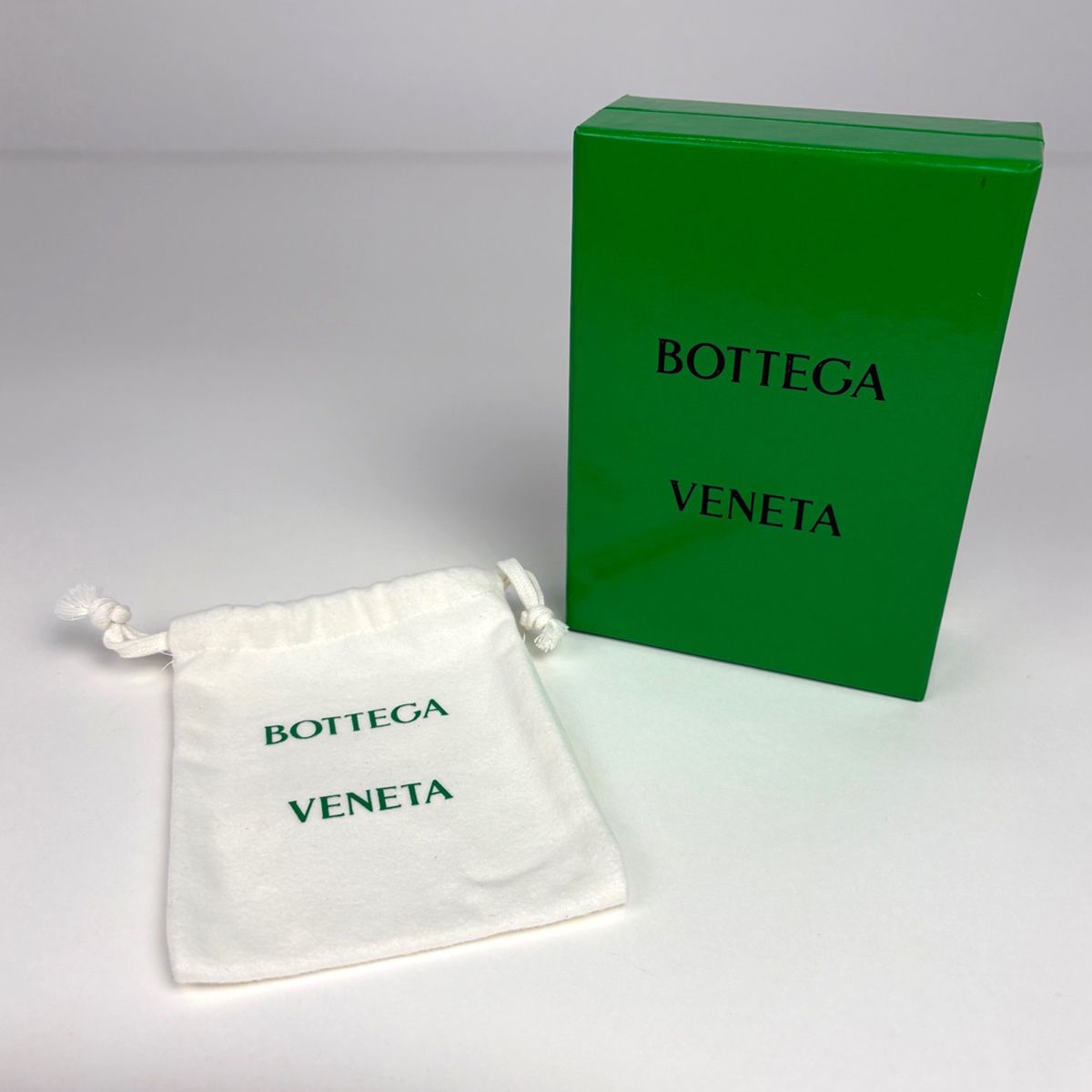 Bottega Veneta Intrecciato Bifold Wallet Leather Black — view 7