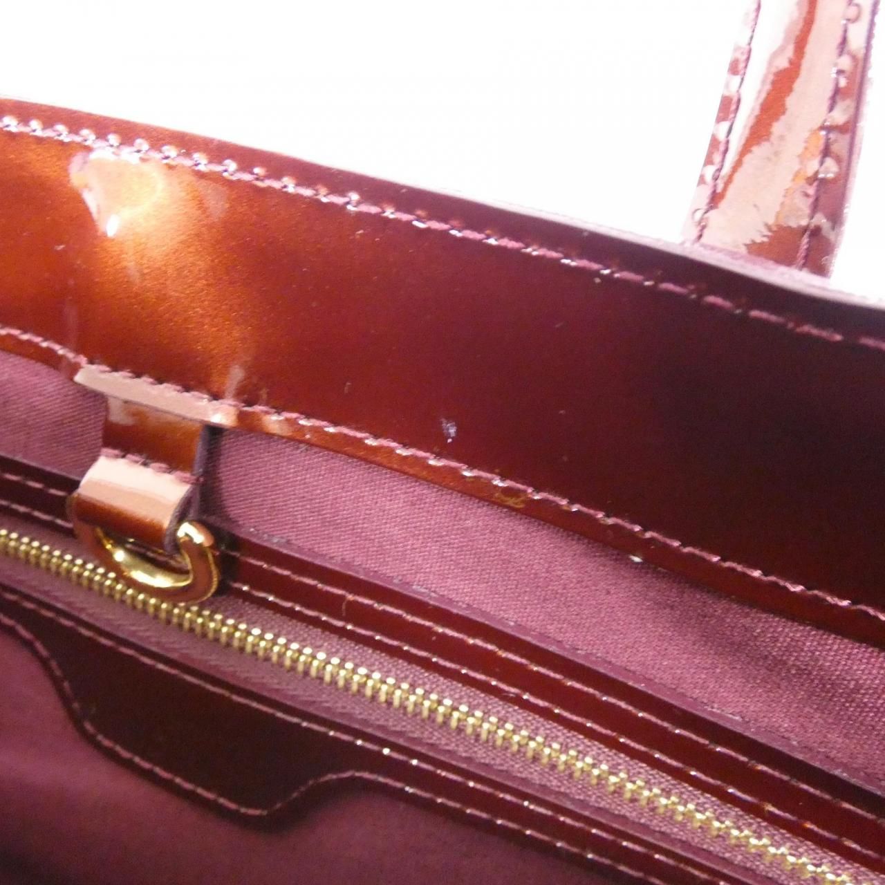 Louis Vuitton Vernis Wilshire PM Bag — view 9