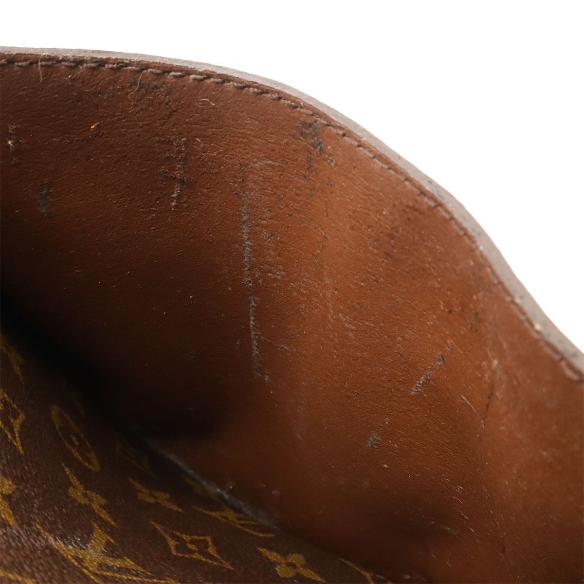 Louis Vuitton Monogram Saint Cloud 24 GM — view 9