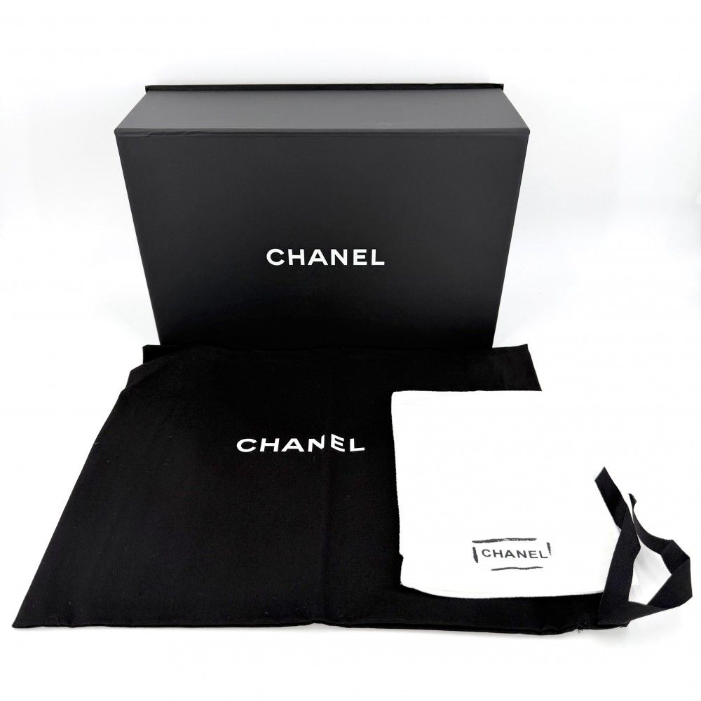 Chanel Shoulder Bag CC Logo Double Chain Turnlock Bag Crossbody Tweed Wool — view 9