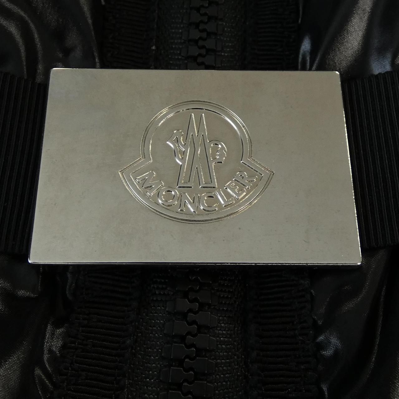 Moncler Aigrette Down Jacket Vest — view 8