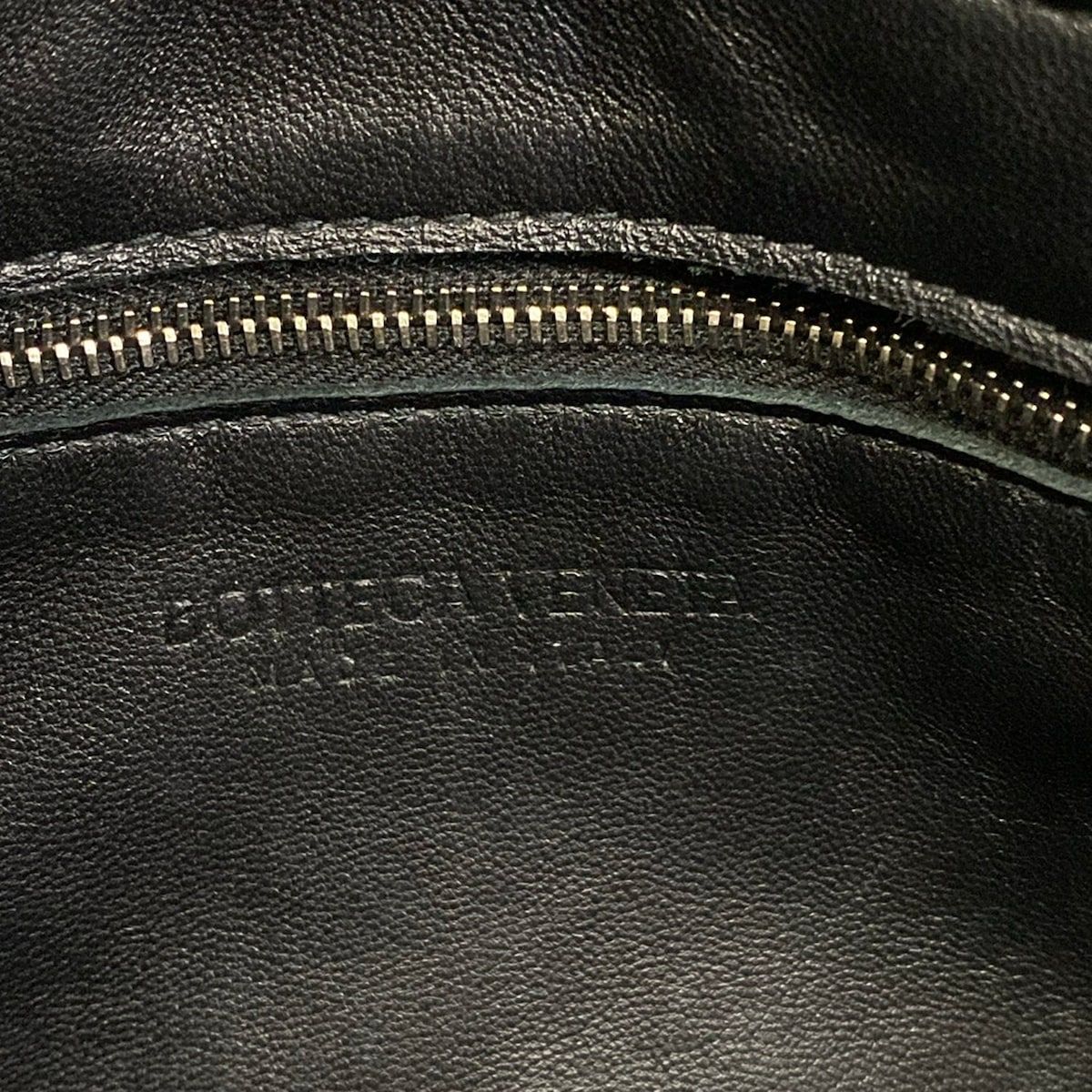Bottega Veneta Shoulder Bag Cassette White Leather — view 9
