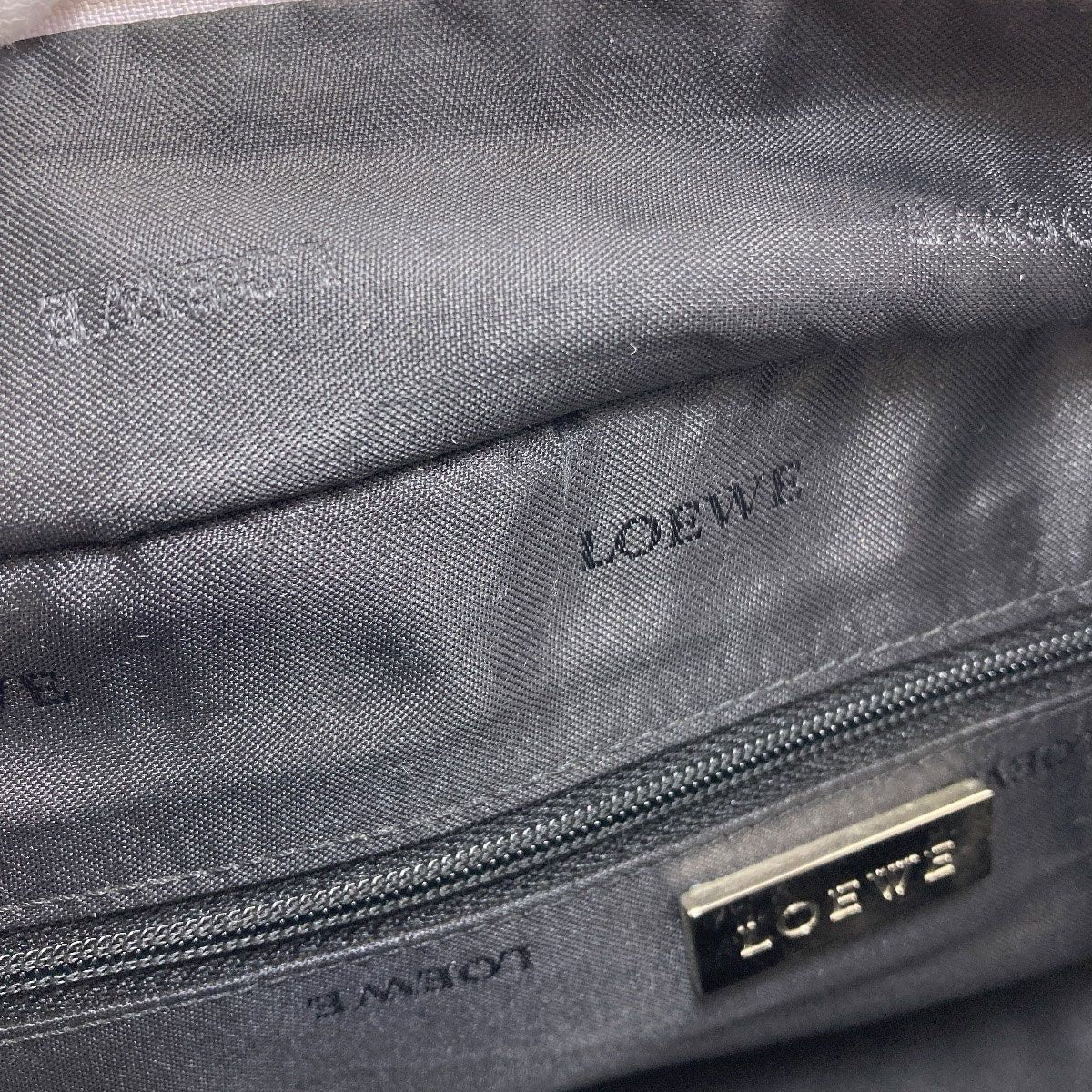 Loewe Amazona Handbag Lambskin — view 9