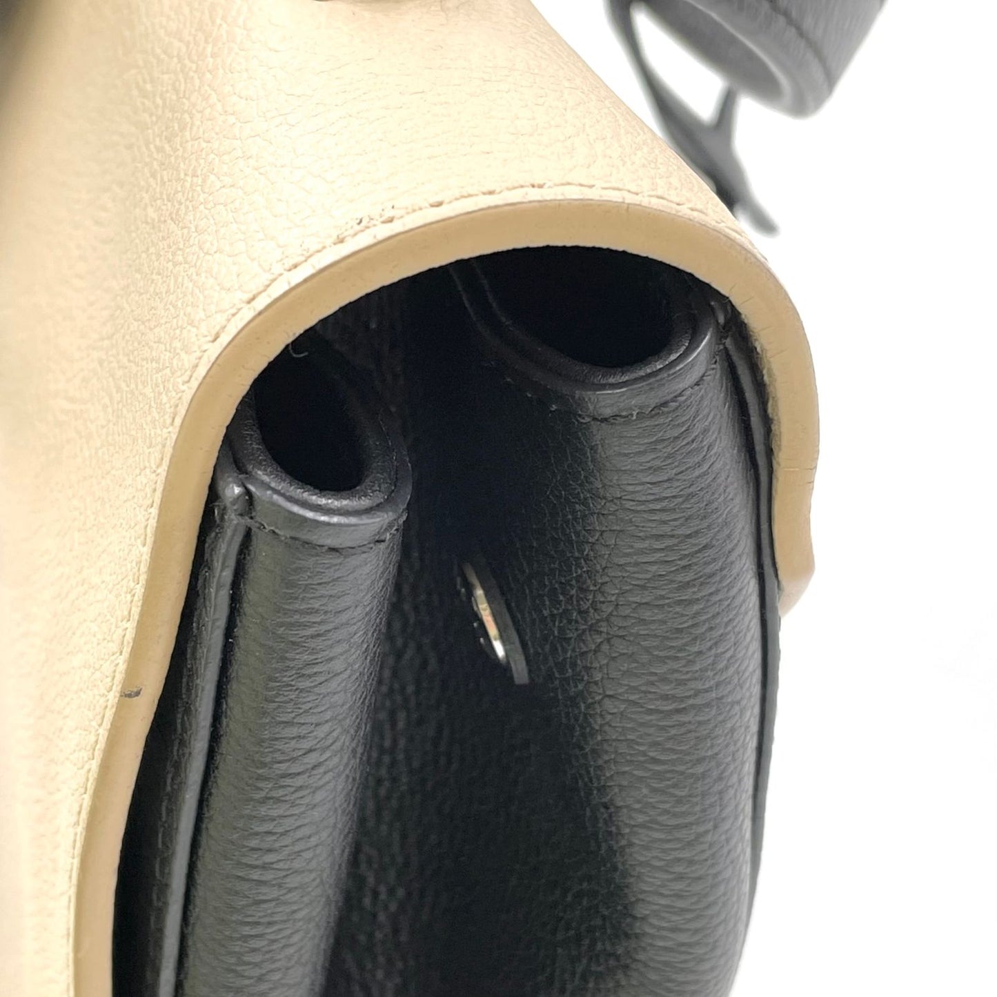 Louis Vuitton Lockme 2 Cartable Vanille Noir Leather Ivory Black Shoulder Bag — view 9