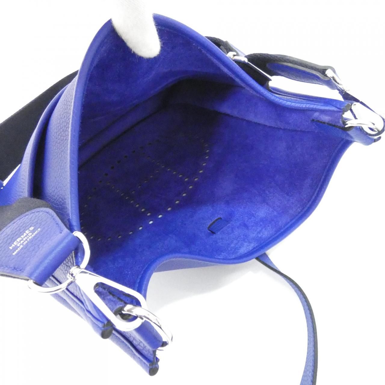 Hermes Evelyne 3 Tilt GM Shoulder Bag — view 7