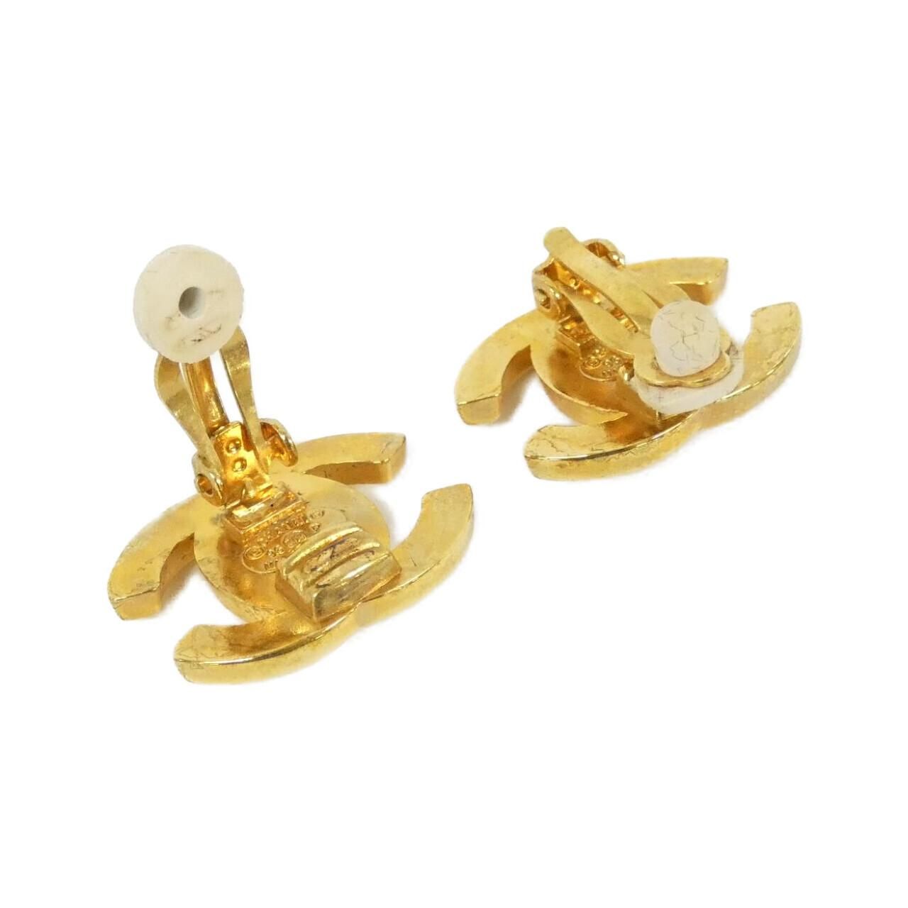 Chanel Vintage Earrings Gold — view 3