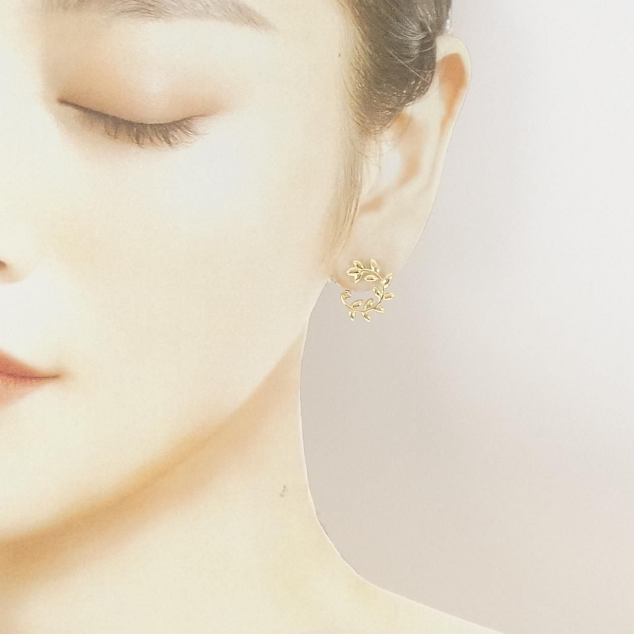Tiffany & Co Olive Leaf Bypass Hoop Small Earrings — view 4