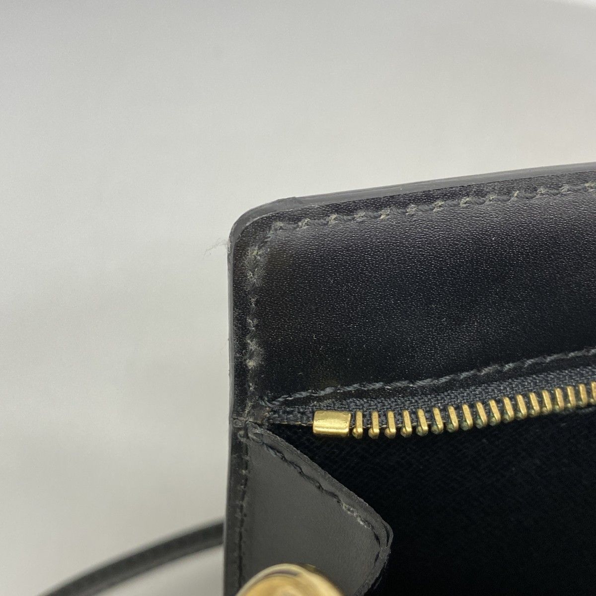 Louis Vuitton Shoulder Bag Epi Enghien Noir — view 9