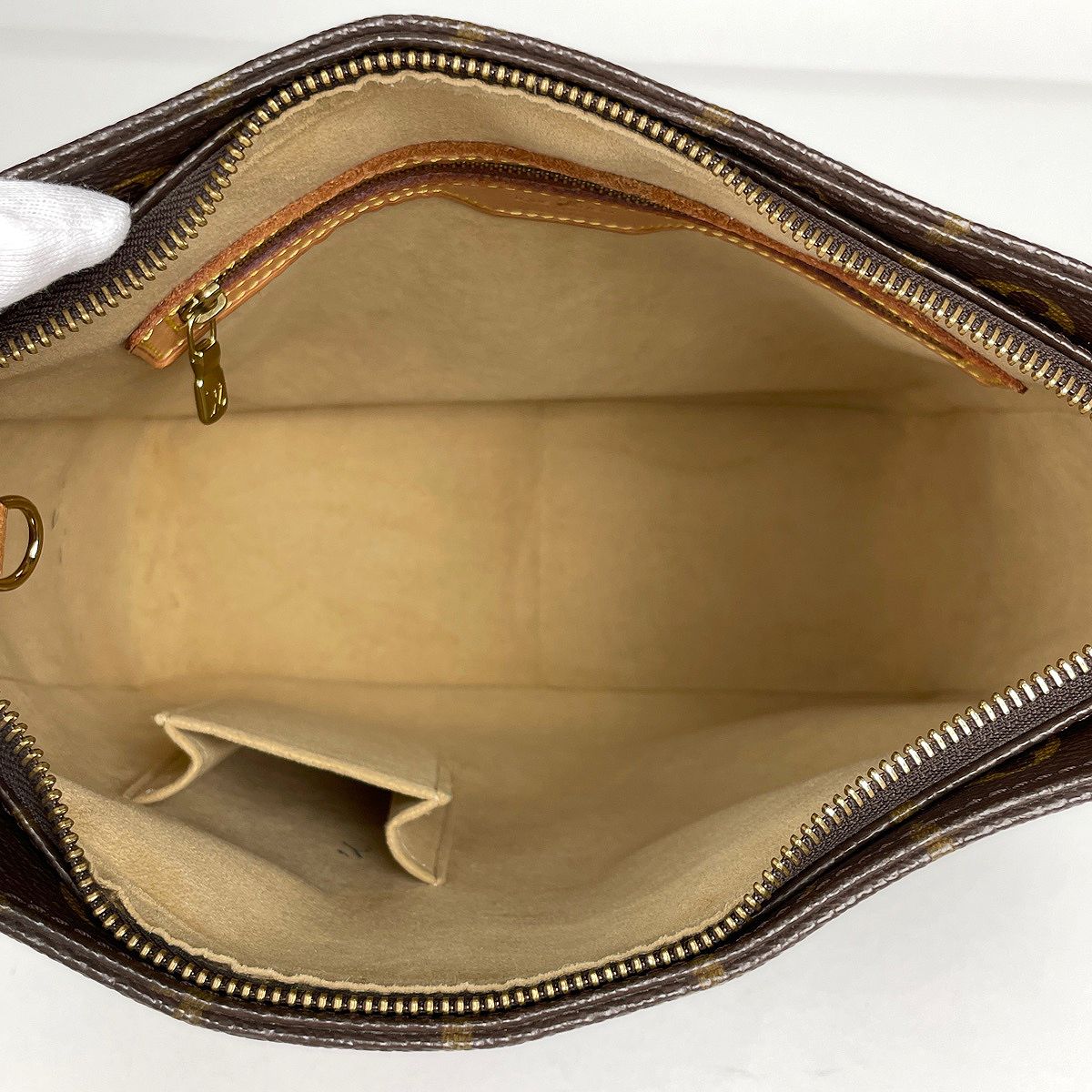 Louis Vuitton Looping GM Shoulder Bag Monogram Brown — view 9