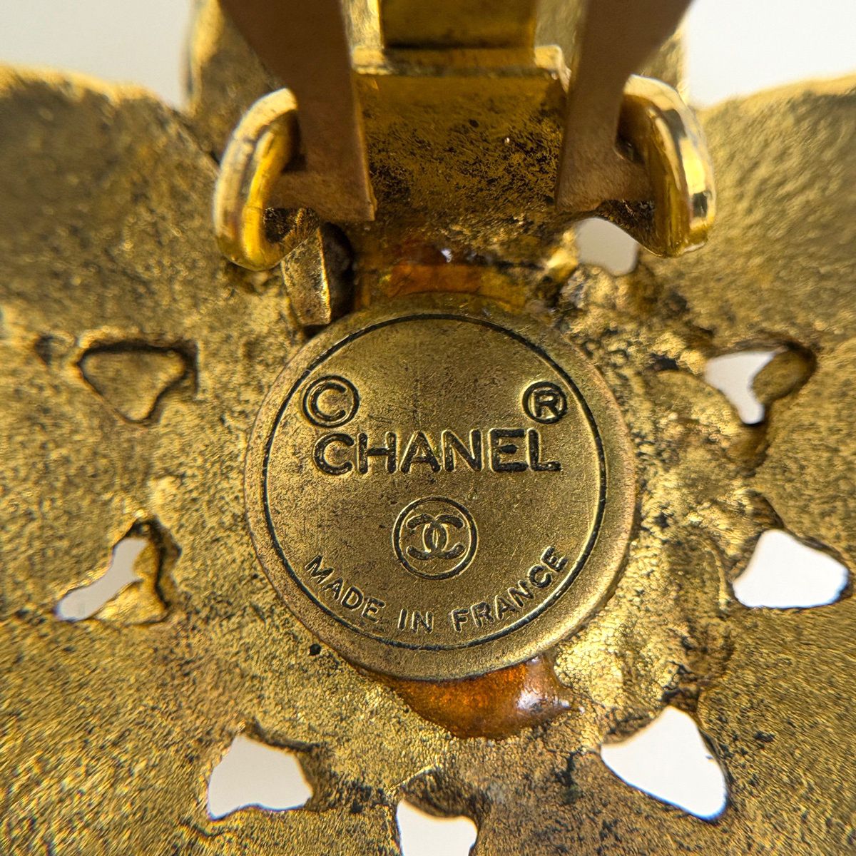Chanel Colored Stone Earrings Gripoix Line Gold Green — view 5