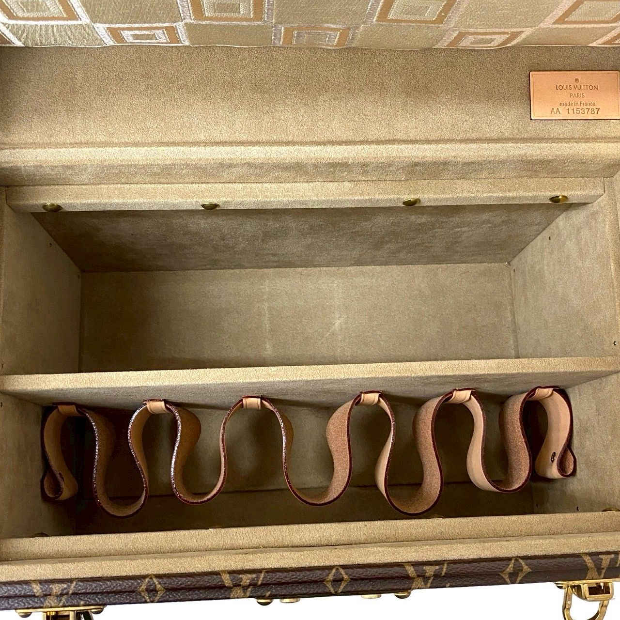 Louis Vuitton Items Pharmacy Monogram Ichikawa Ebizo Leather Handbag Makeup Box — view 8