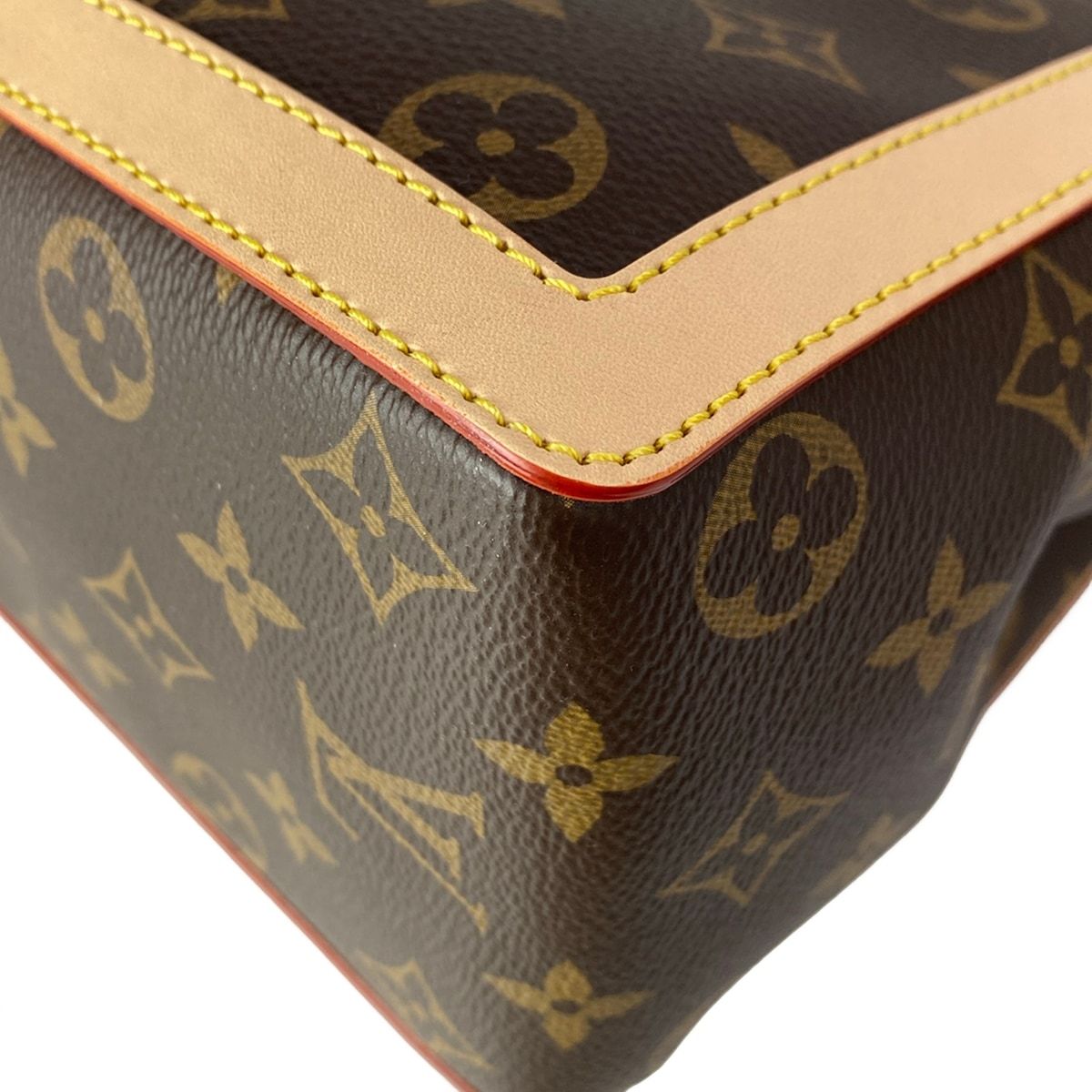 Louis Vuitton Shoulder Bag Monogram Dauphine Soft GM — view 9