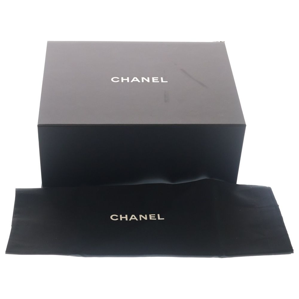 Chanel Quilted Shiny Patent 2-Way Chain Shoulder Bag Mini Black Gold — view 6