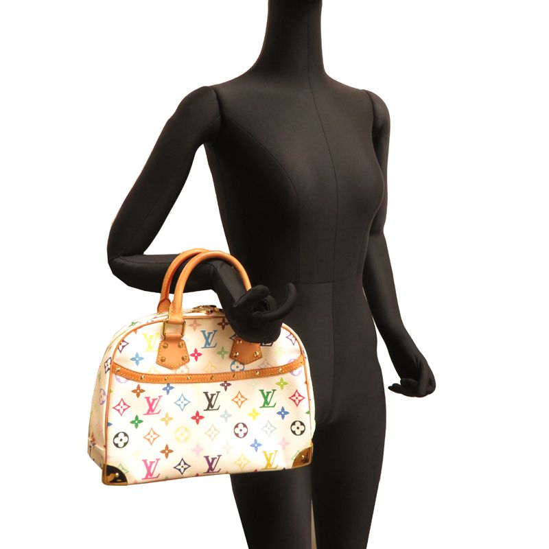 Louis Vuitton Handbag White — view 9