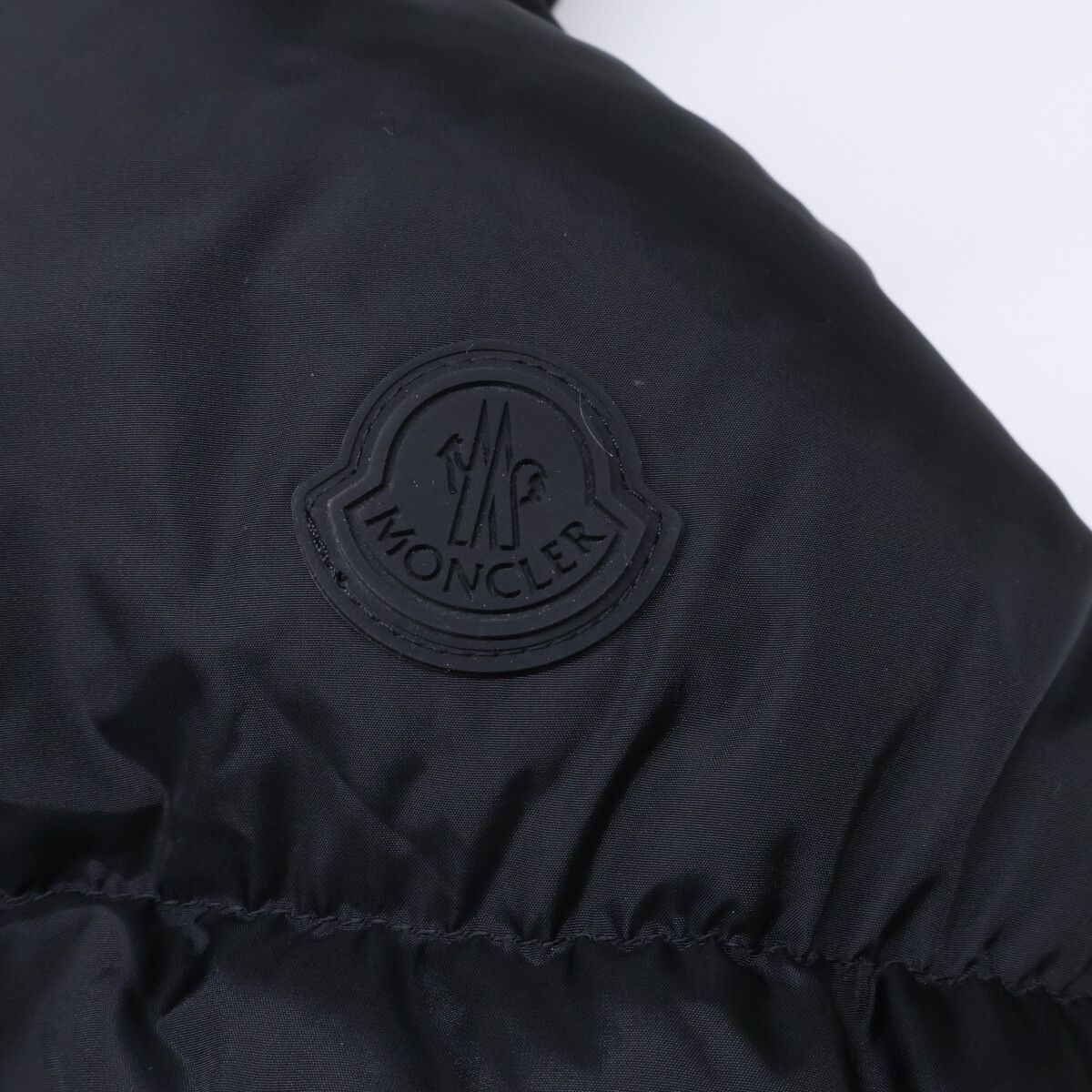 Moncler Montcla Down Jacket — view 9