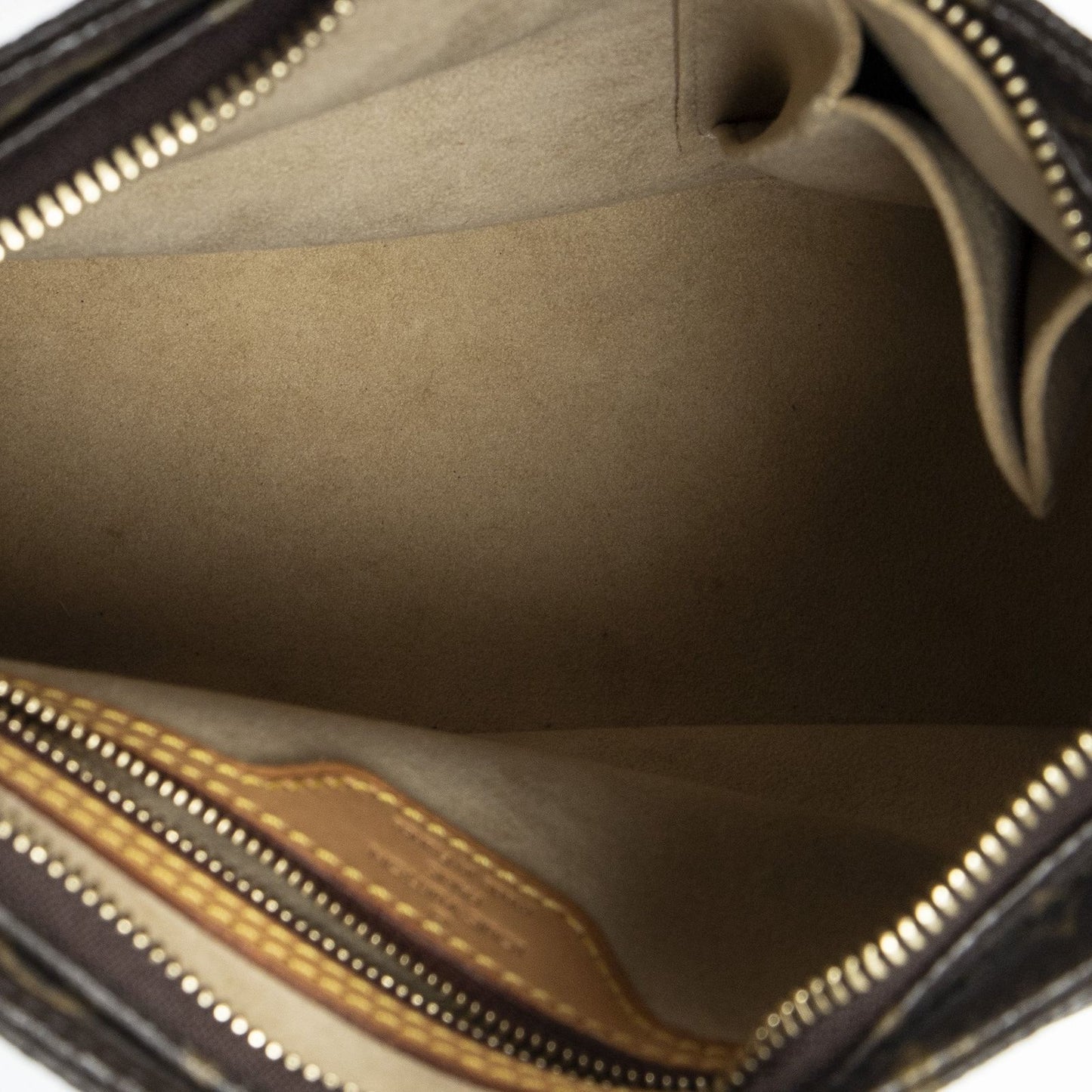 Louis Vuitton Brown Monogram Canvas Messenger Bag — view 9