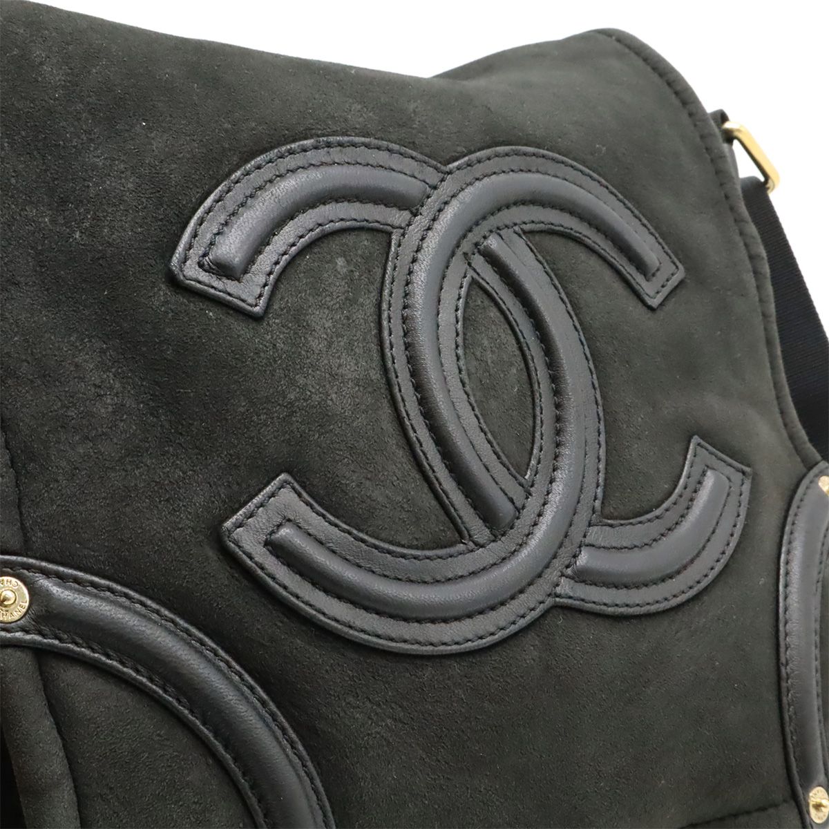 Chanel CC Logo Shoulder Bag Crossbody Shearling Leather Boa Black Gold — view 8