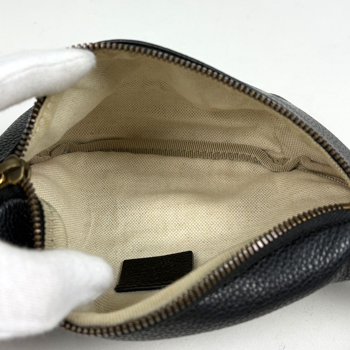 Gucci Logo Waist Bag Leather Black — view 7