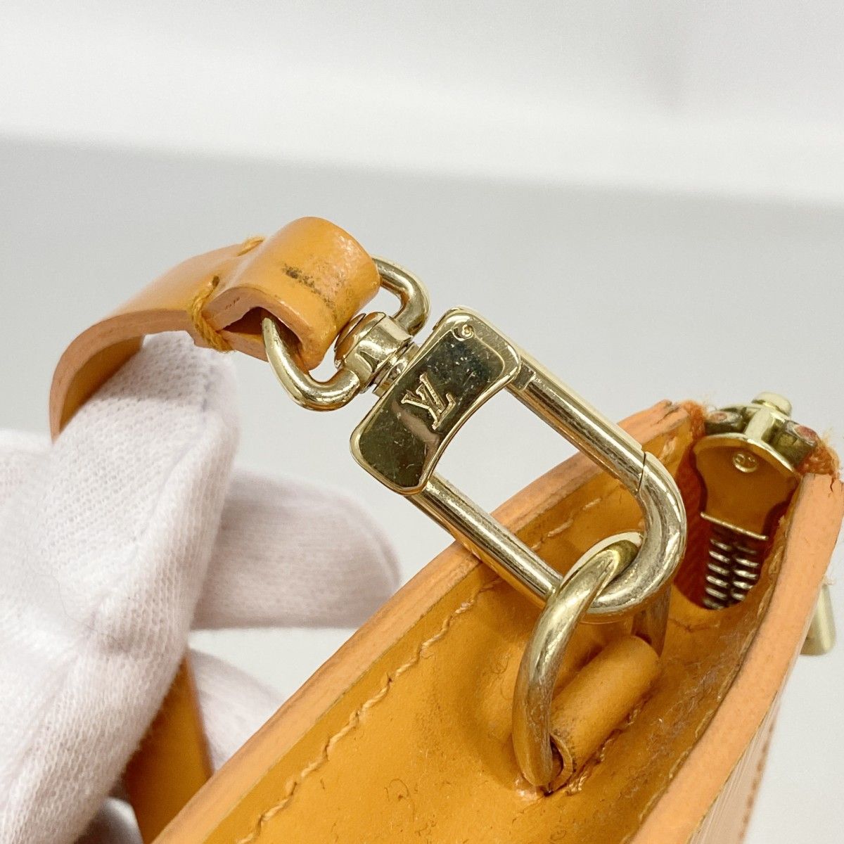 Louis Vuitton Pouch Epi Pochette Mandarin — view 9