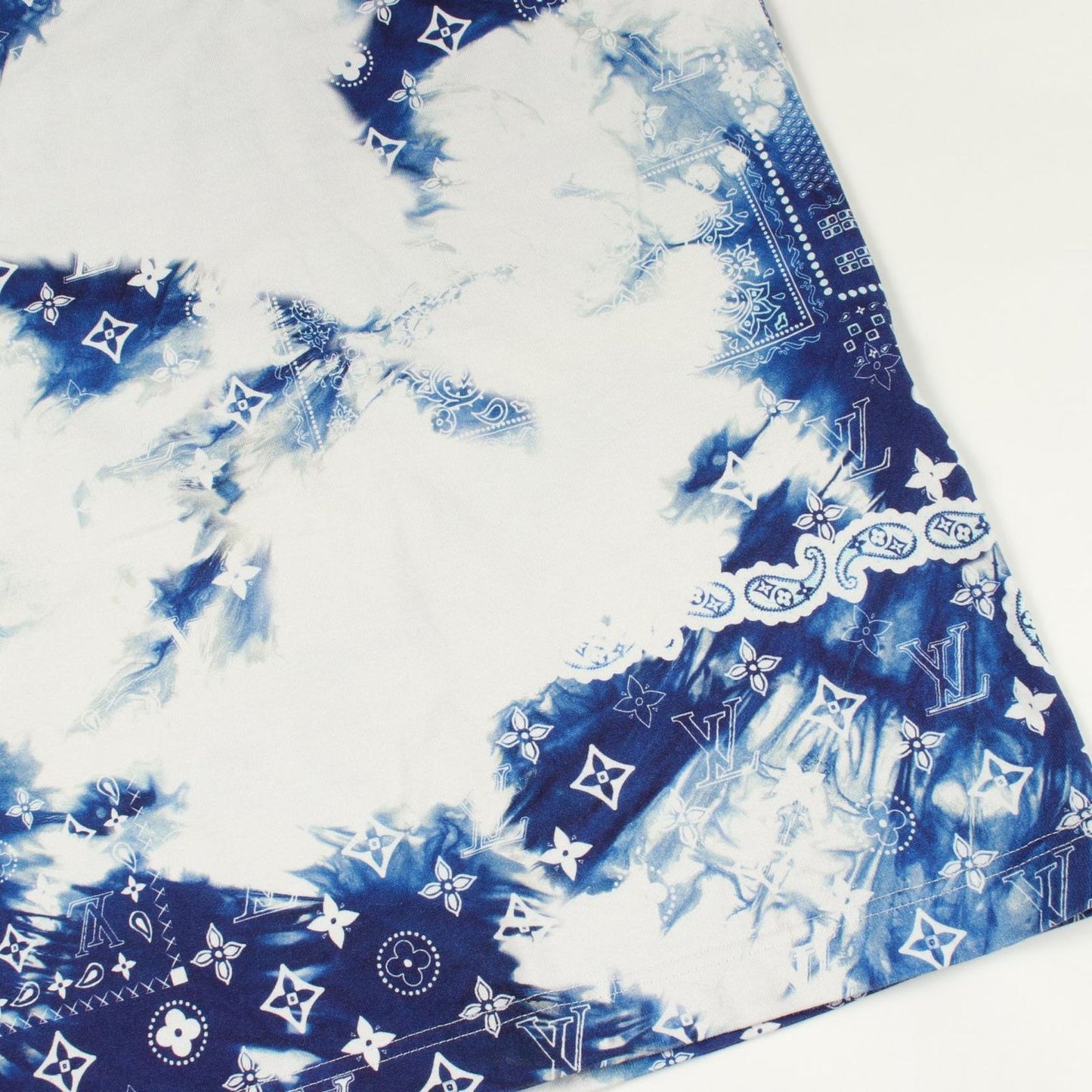 Louis Vuitton Short Sleeve T-Shirt Monogram Bandana Print Crew Neck Cotton — view 8