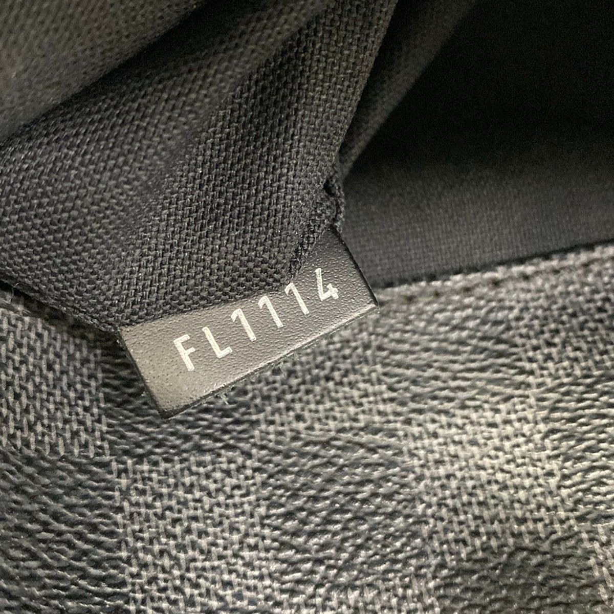 Louis Vuitton Shoulder Bag Damier Graphite District PM — view 9