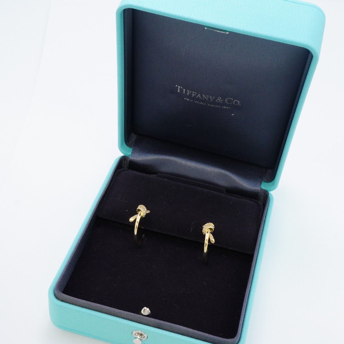 Tiffany & Co Earrings Knot Hoop 18k Yellow Gold Diamond — view 8