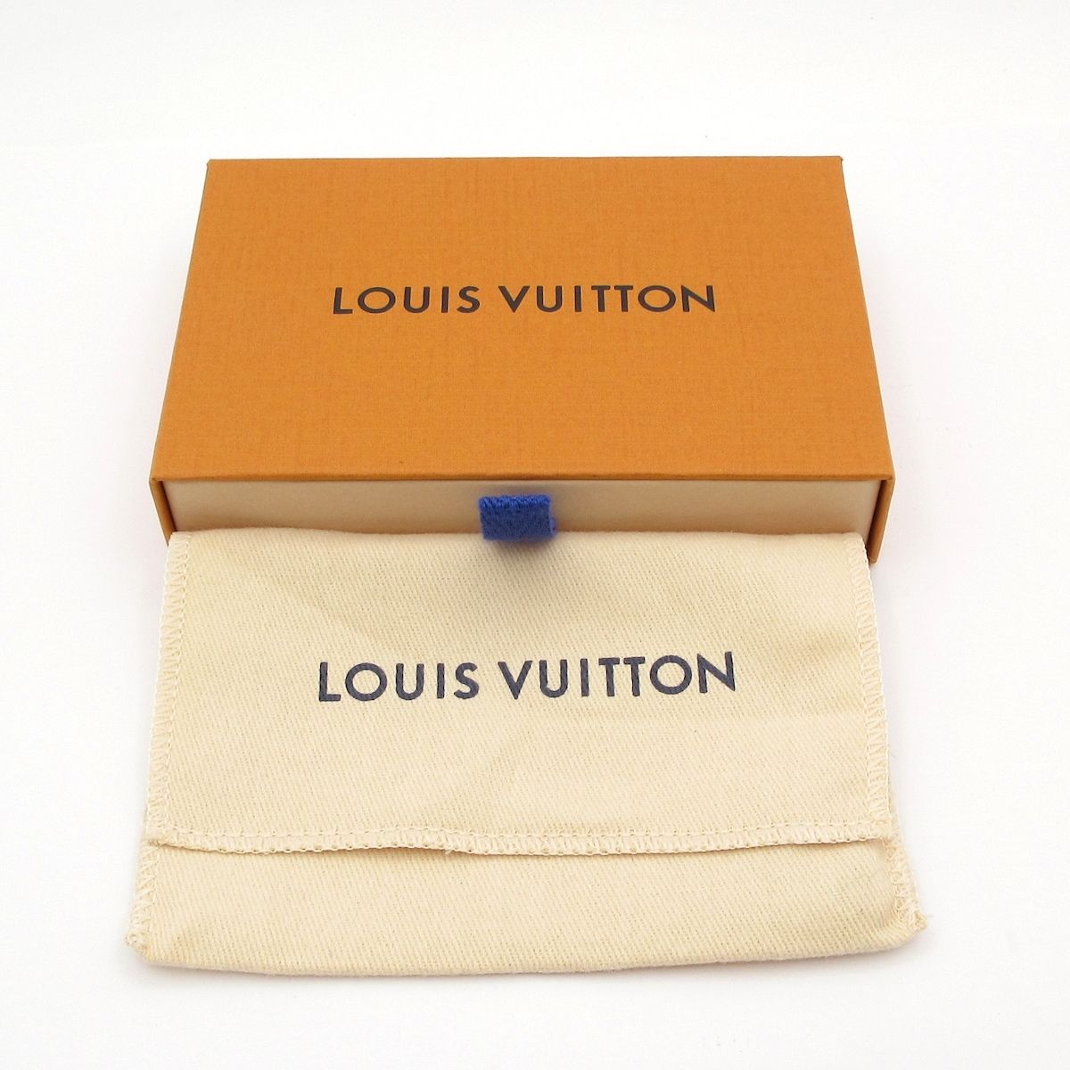 Louis Vuitton Key Case Mahina Multicles 4 Silver Simari Collection LV Ski — view 7