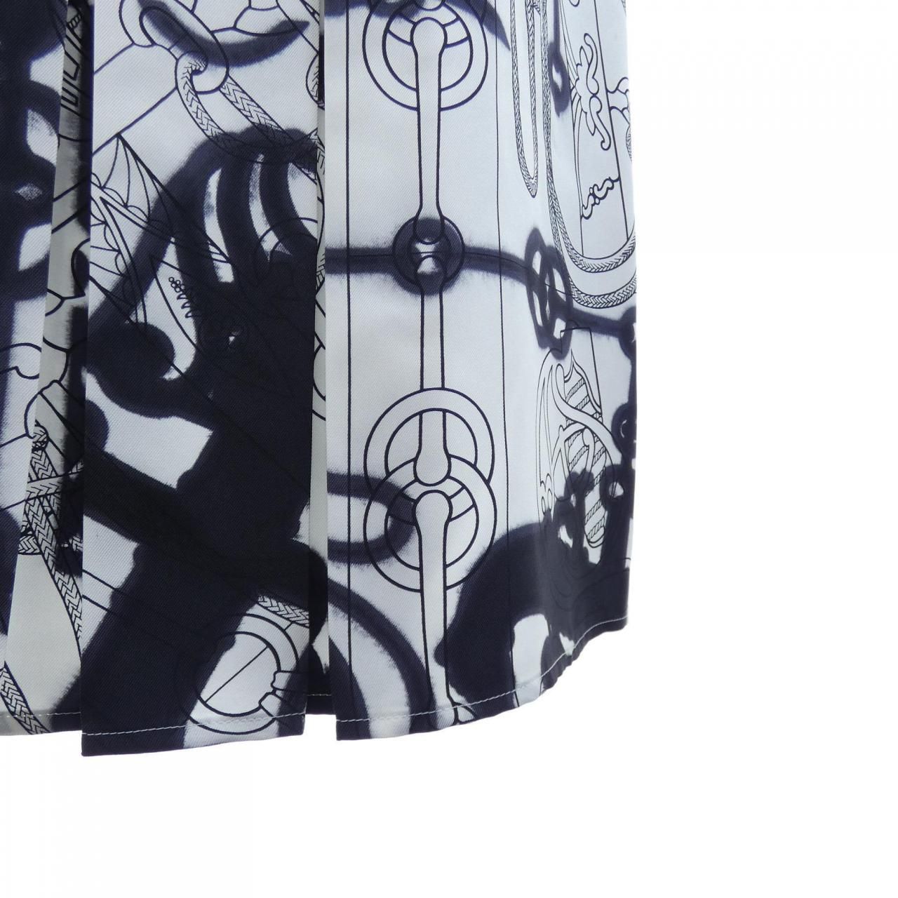 Hermes Cliquetis Tattoo Aquarelle Twill Lane Skirt — view 6
