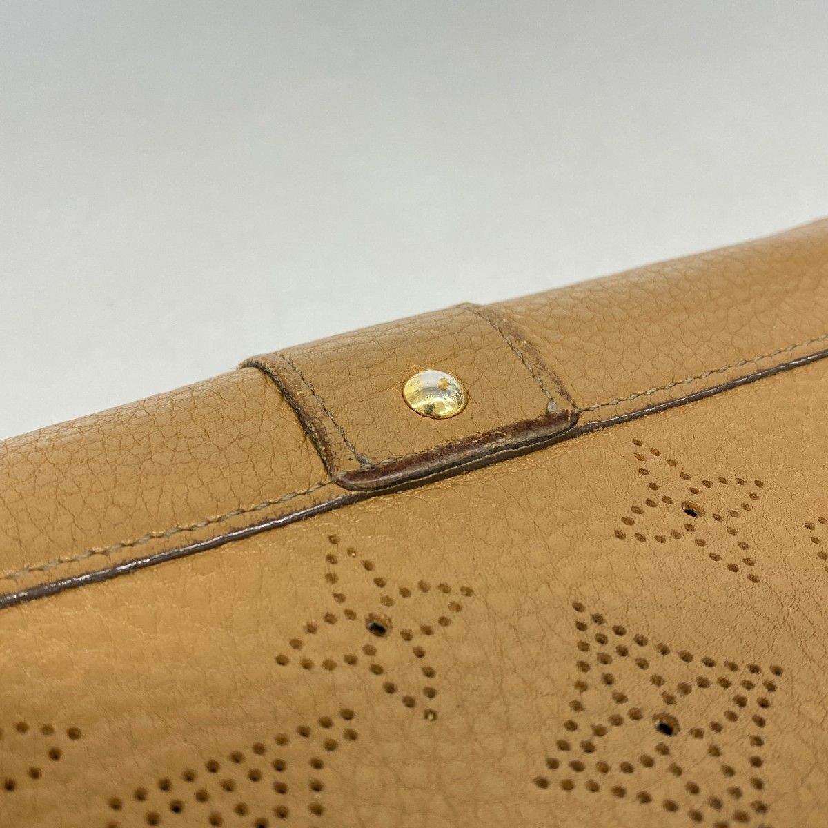 Louis Vuitton Wallet Mahina Portefeuille Iris Caramel — view 9