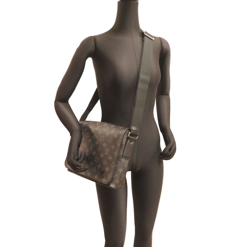 Louis Vuitton Shoulder Bag — view 9