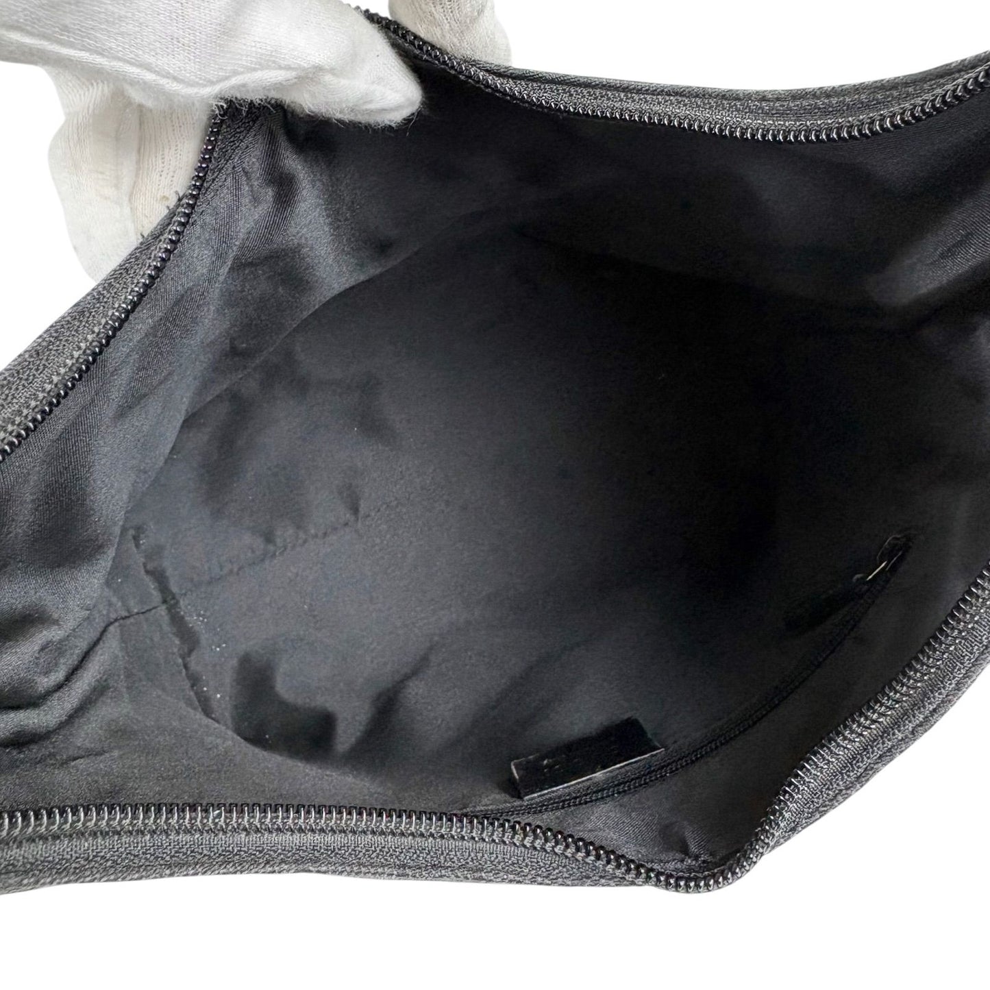 Gucci GG Canvas Shoulder Bag Hobo Black — view 9