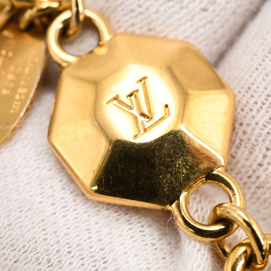 Louis Vuitton Key Holder LV Facet — view 6