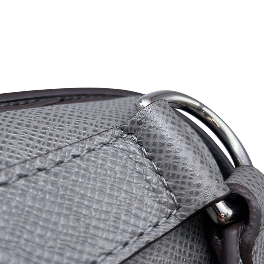 Louis Vuitton Shoulder Bag New Flap Messenger Taiga — view 9