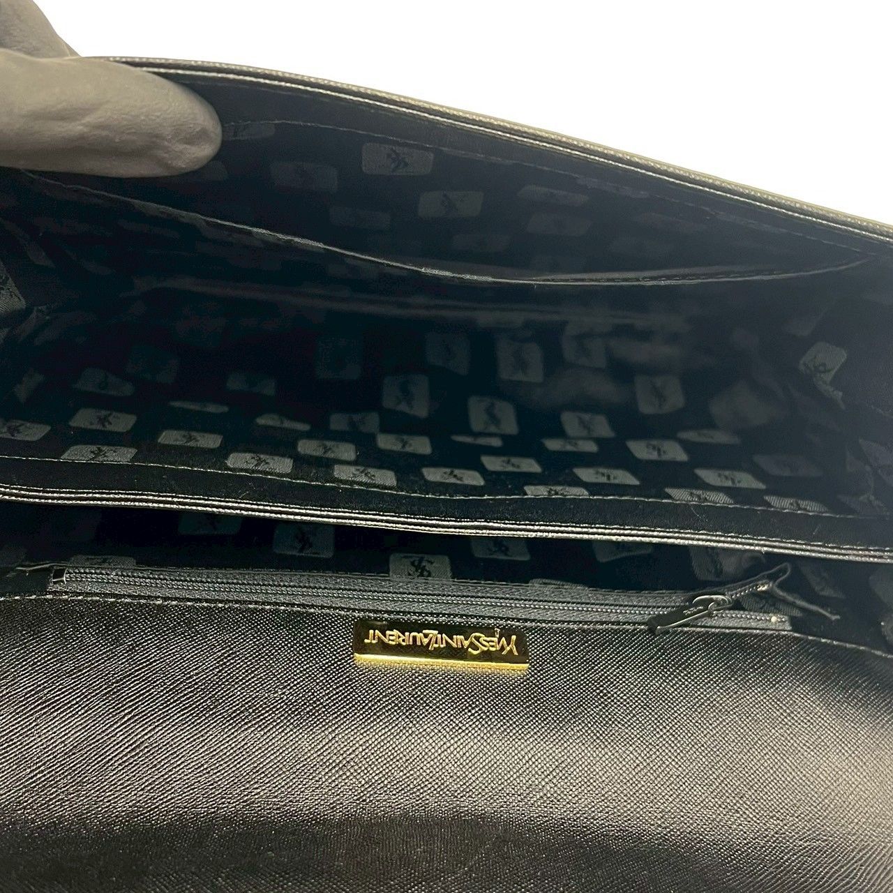 Saint Laurent Yves Vintage YSL Logo Leather Shoulder Bag Pochette Black — view 9