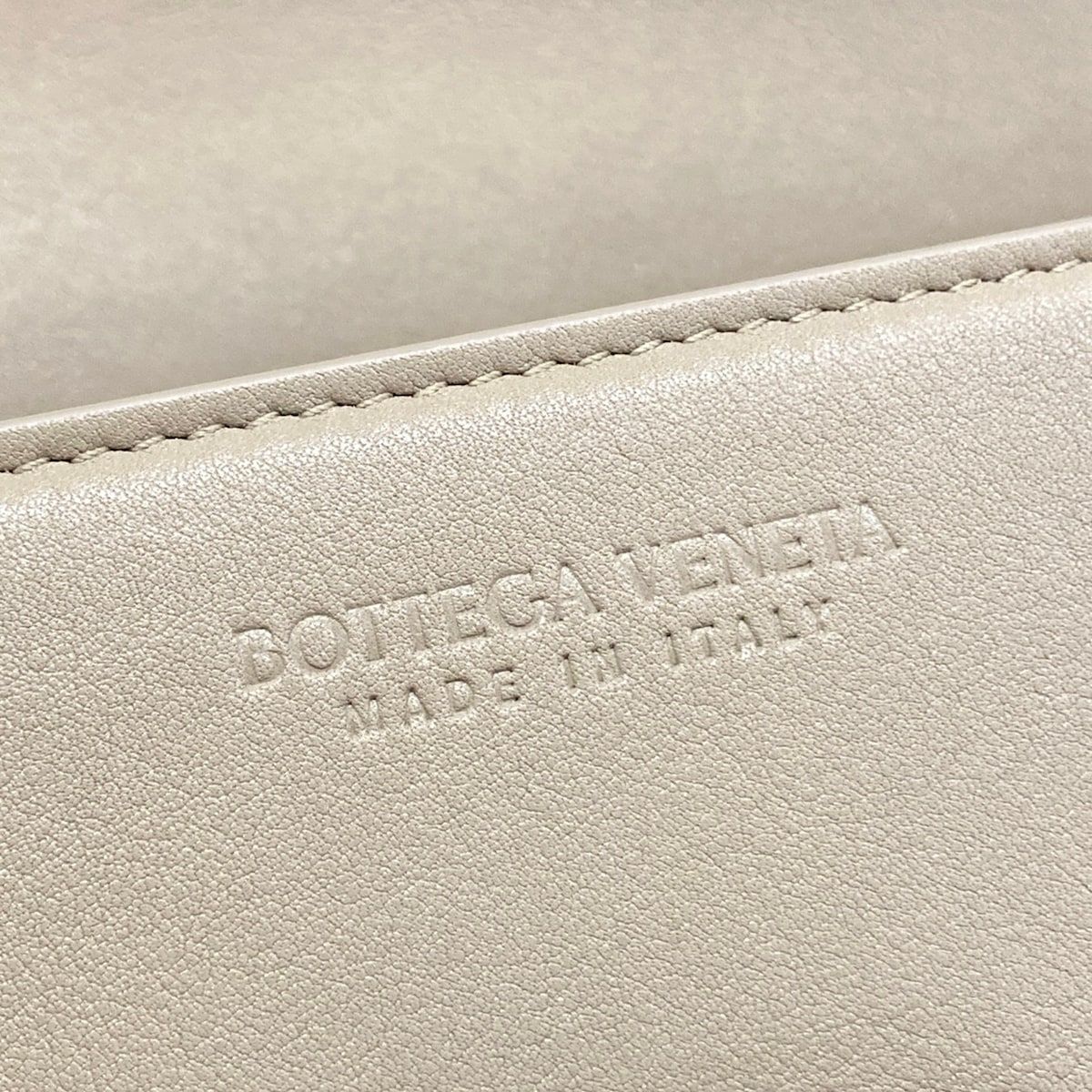 Bottega Veneta Shoulder Bag Desiree Khaki Leather — view 9
